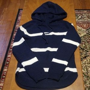 Ladies sweater small